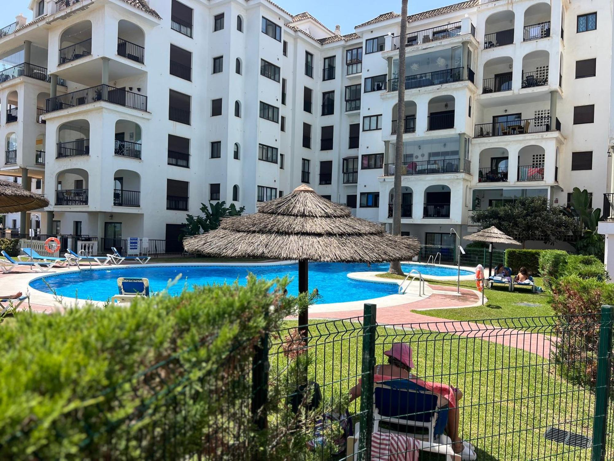 דירות מנילבה Puerto De La Duquesa מראה חיצוני תמונה